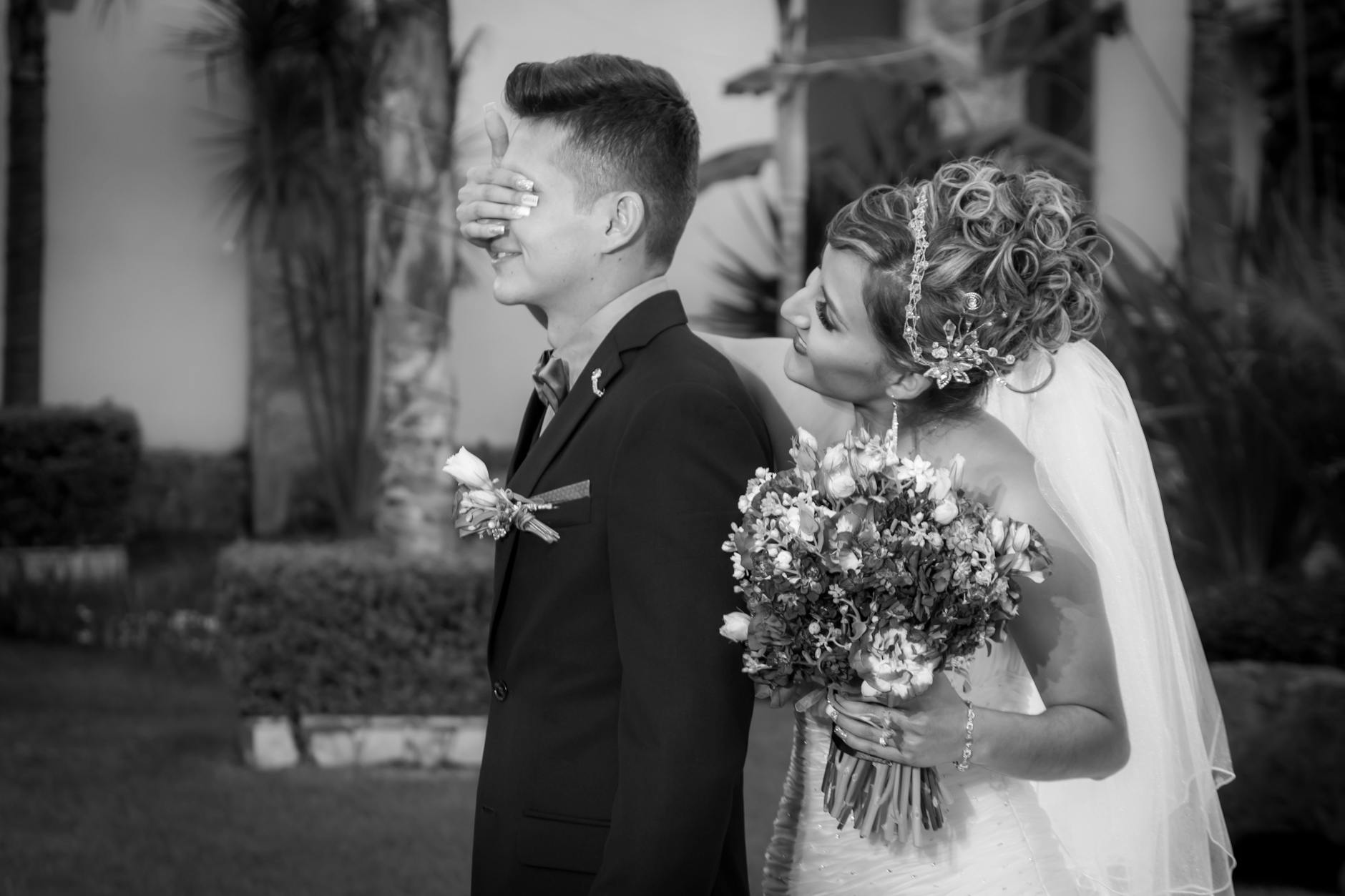 Die Überraschung vor dem Altar